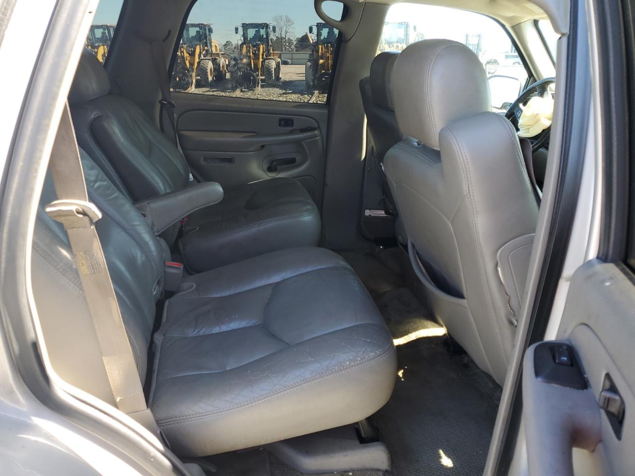 2004 Chevrolet Tahoe VIN 1GNEC13Z14J241084 Copart auction photo, front end damage thumbnail 10