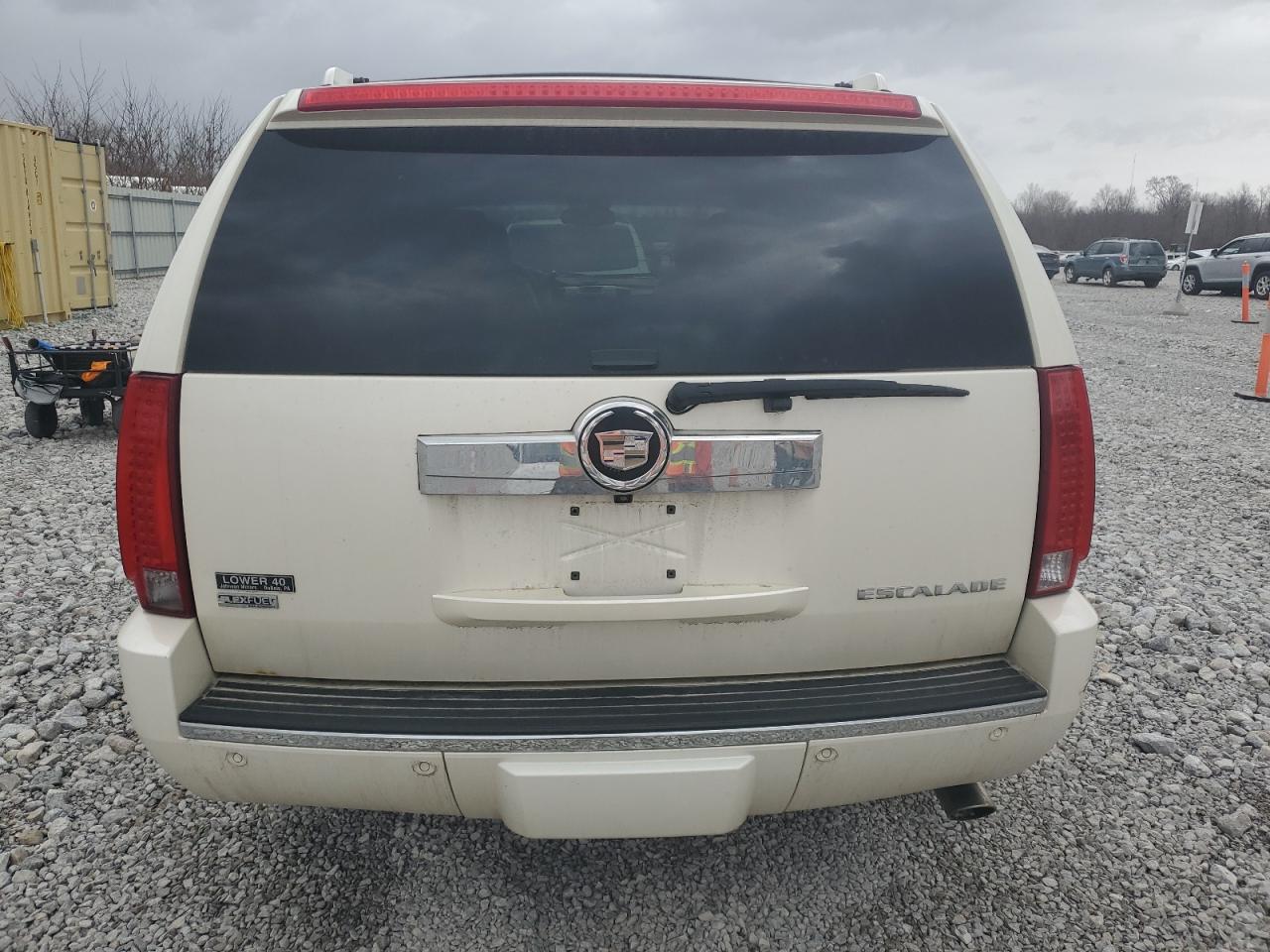 2009 Cadillac Escalade VIN 1GYFK23209R106769 Copart auction photo, front end / side damage thumbnail 6