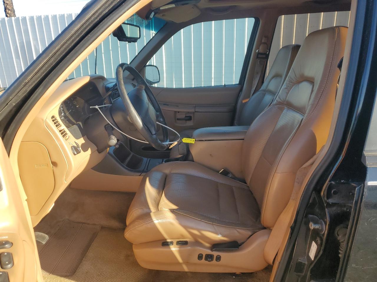 1996 Ford Explorer VIN 1FMDU35P7TUC52639 Copart auction photo, burn / minor dent/scratches damage thumbnail 7