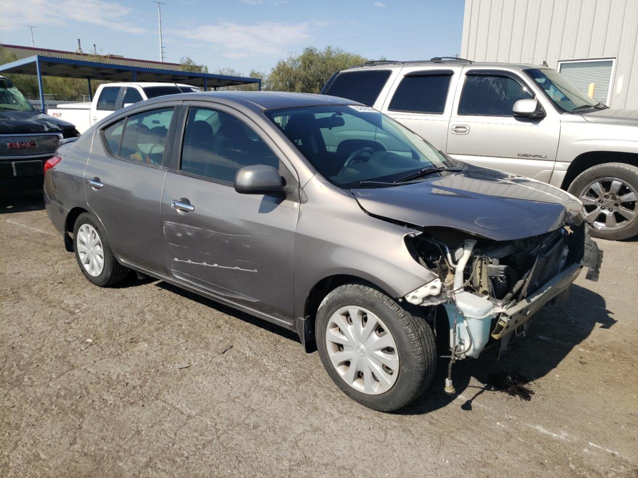 2013 Nissan Versa VIN 3N1CN7AP1DL861136 Copart auction photo, front end / side damage thumbnail 4