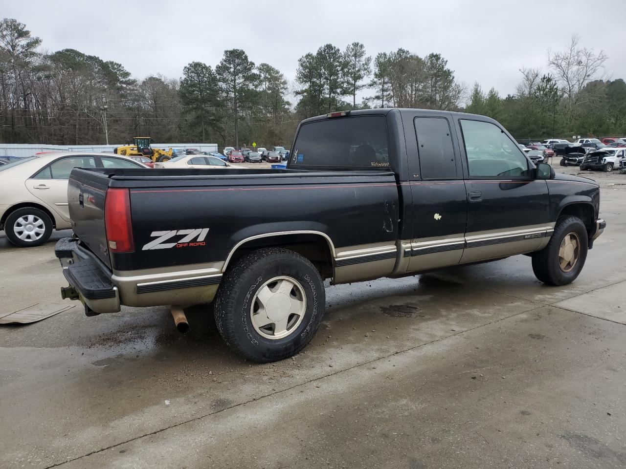 1998 GMC Sierra VIN 2GTEK19R2W1530619 Copart auction photo, rear end damage thumbnail 3