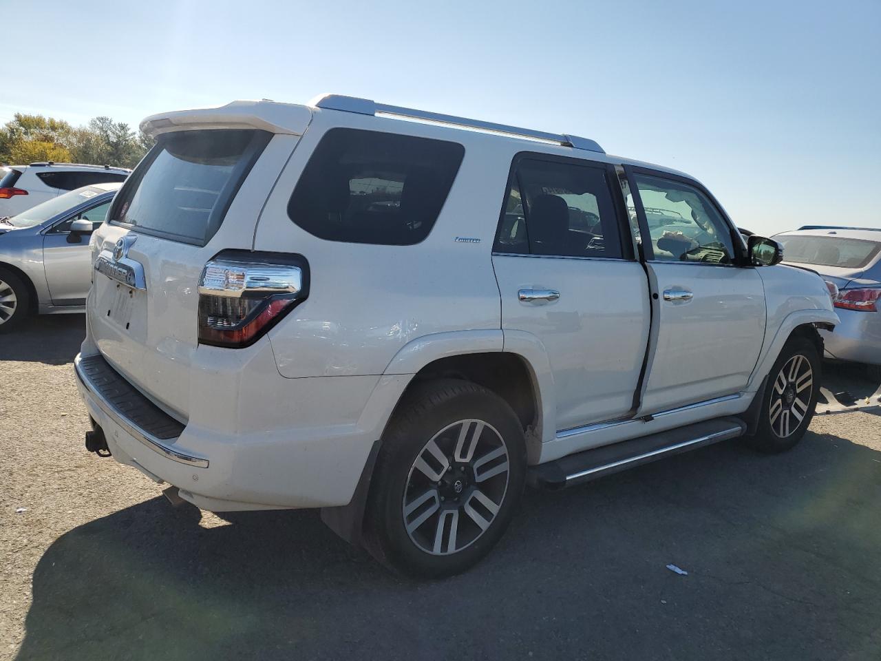 2018 Toyota 4Runner VIN JTEBU5JRXJ5603237 Copart auction photo, front end damage thumbnail 2