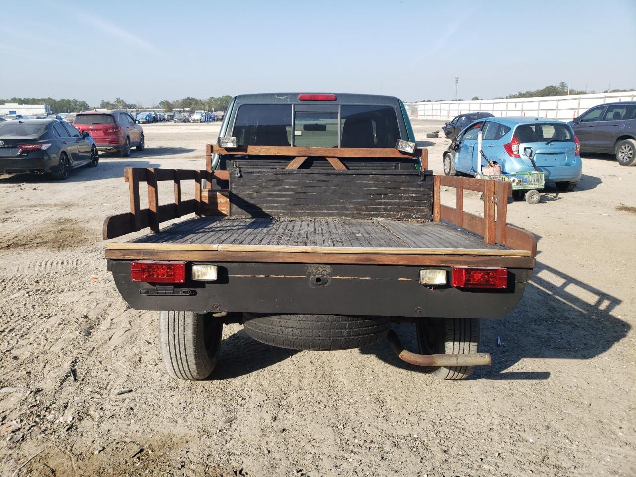 2004 Ford Ranger VIN 1FTYR44U44PA23341 Copart auction photo, front end damage thumbnail 6