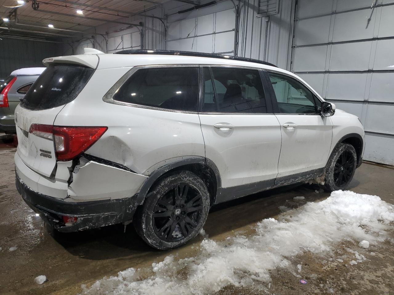 2022 Honda Pilot VIN 5FNYF6H28NB079419 Copart auction photo, rear end / side damage thumbnail 3