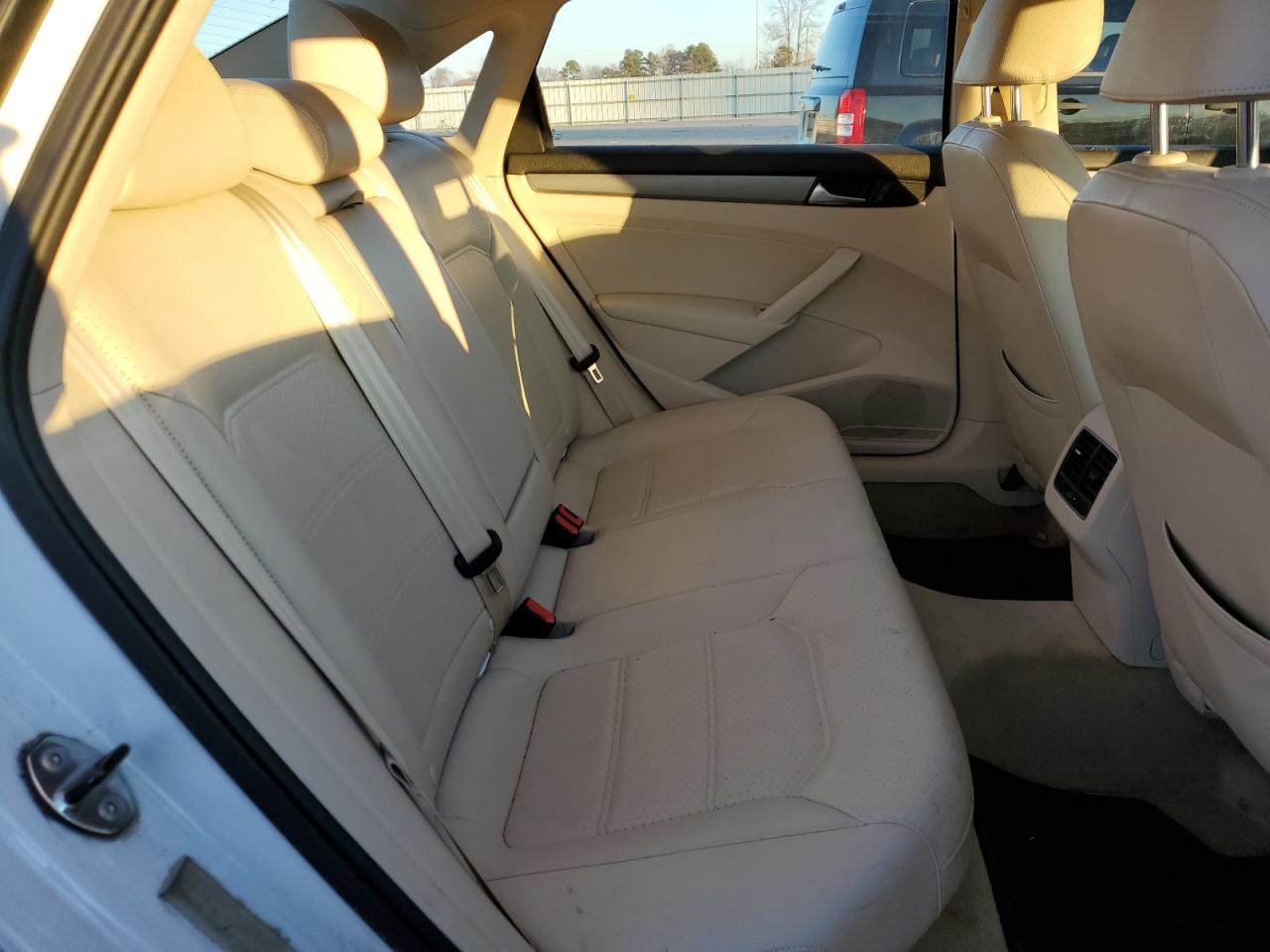 2014 Volkswagen Passat VIN 1VWBT7A38EC109343 Copart auction photo, front end damage thumbnail 10