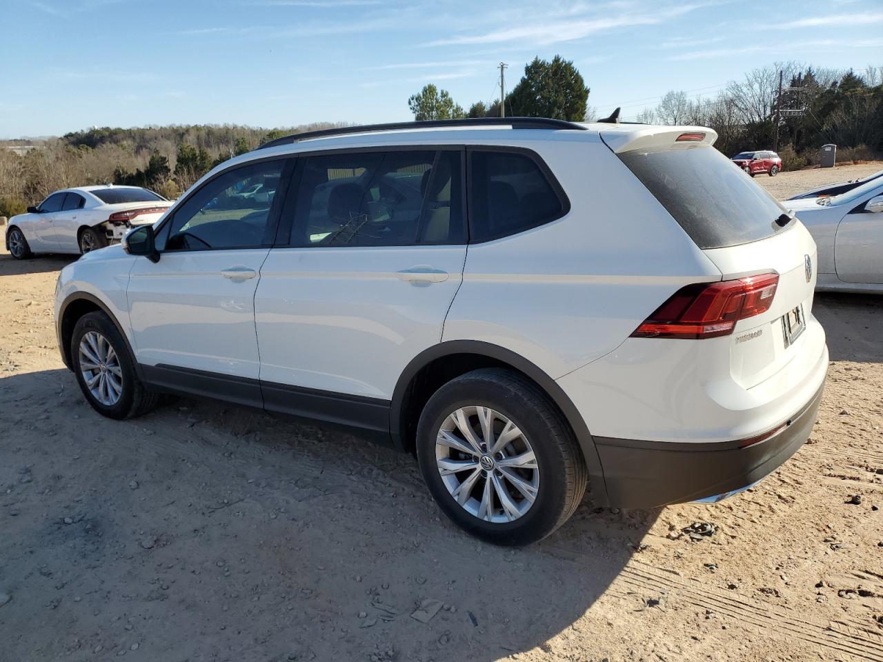 2020 Volkswagen Tiguan VIN 3VV1B7AX5LM036188 Copart auction photo, side / front end damage thumbnail 2