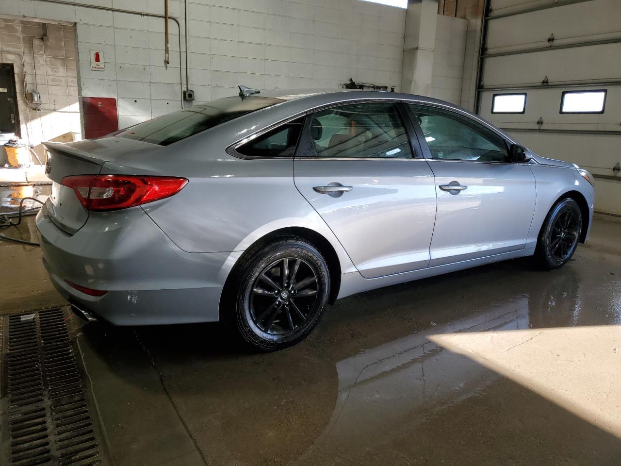 2015 Hyundai Sonata VIN 5NPE24AF7FH000826 Copart auction photo, vandalism damage thumbnail 3
