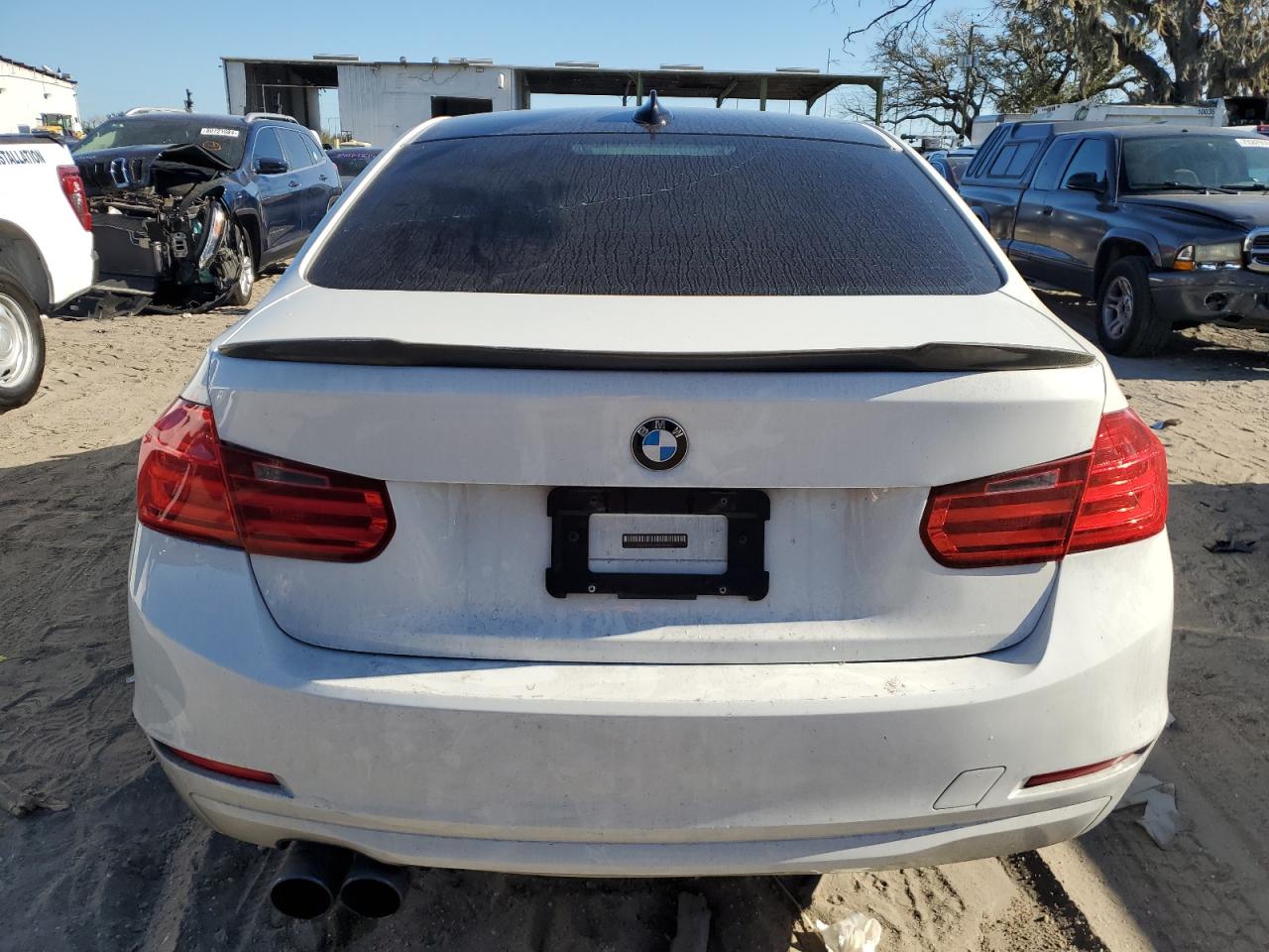 2013 BMW 3er VIN WBA3A5G59DNP24977 Copart auction photo, front end / undercarriage damage thumbnail 6