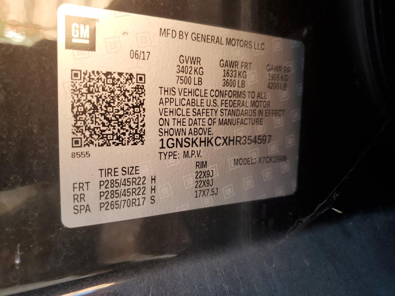 2017 Chevrolet Suburban VIN 1GNSKHKCXHR354597 Copart auction photo, front end / minor dent/scratches damage thumbnail 15