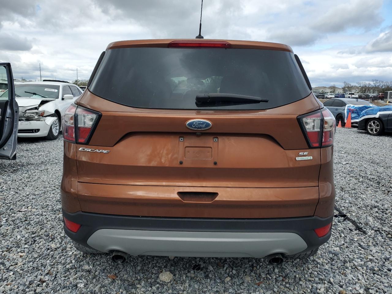 2017 Ford Escape VIN 1FMCU0GD1HUE86182 Copart auction photo, front end damage thumbnail 6