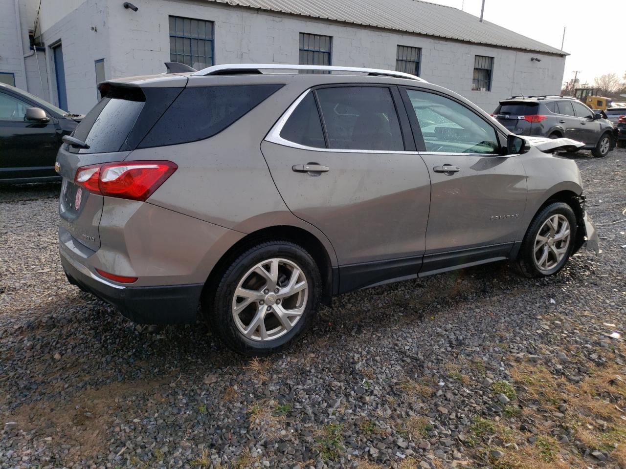 2019 Chevrolet Equinox VIN 3GNAXVEX0KS557948 Copart auction photo, front end damage thumbnail 3