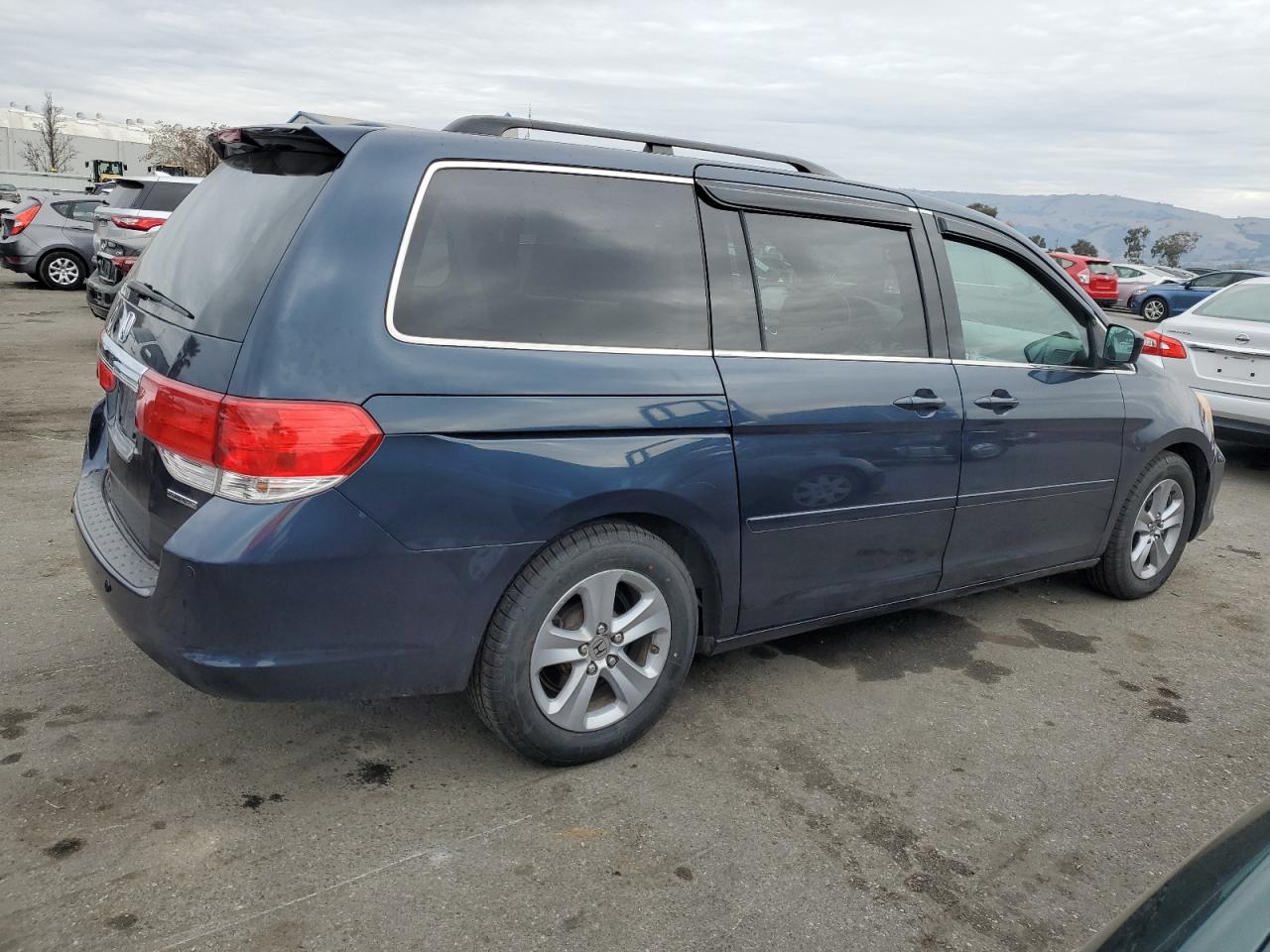 2010 Honda Odyssey VIN 5FNRL3H92AB025181 Copart auction photo, rear end damage thumbnail 3