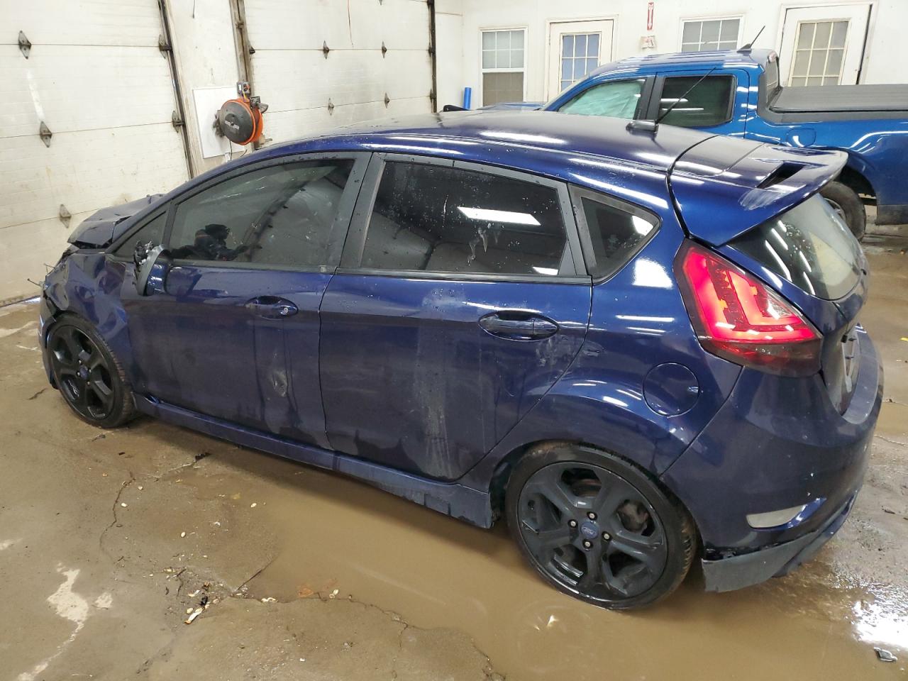 2016 Ford Fiesta VIN 3FADP4GX8GM111058 Copart auction photo, front end / minor dent/scratches damage thumbnail 2