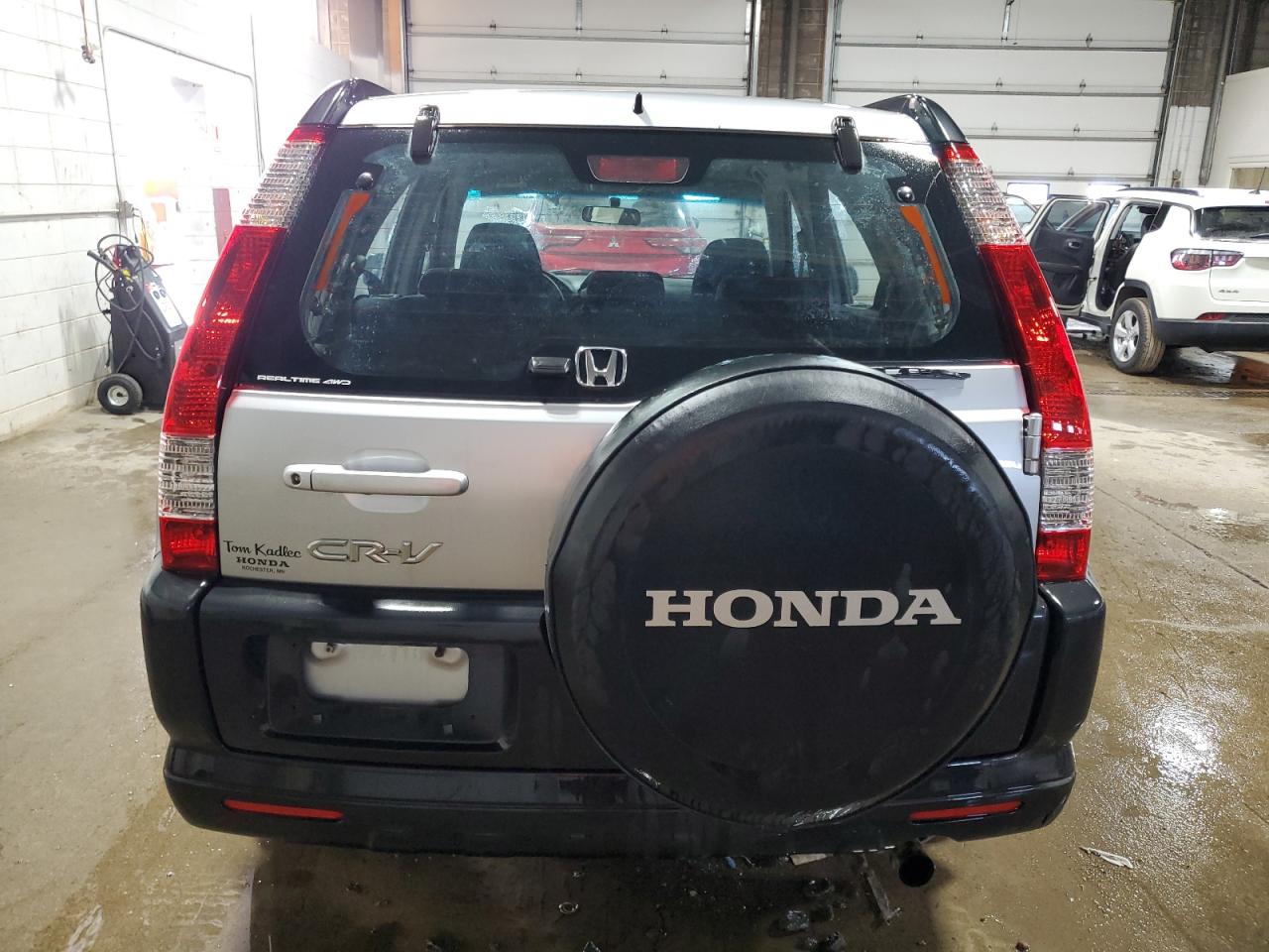 2005 Honda CR-V VIN JHLRD78535C055796 Copart auction photo, front end / side damage thumbnail 6