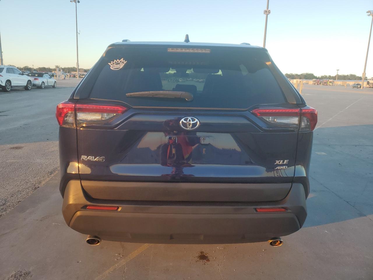 2020 Toyota RAV 4 VIN 2T3P1RFV6LC080604 Copart auction photo, water/flood damage thumbnail 6