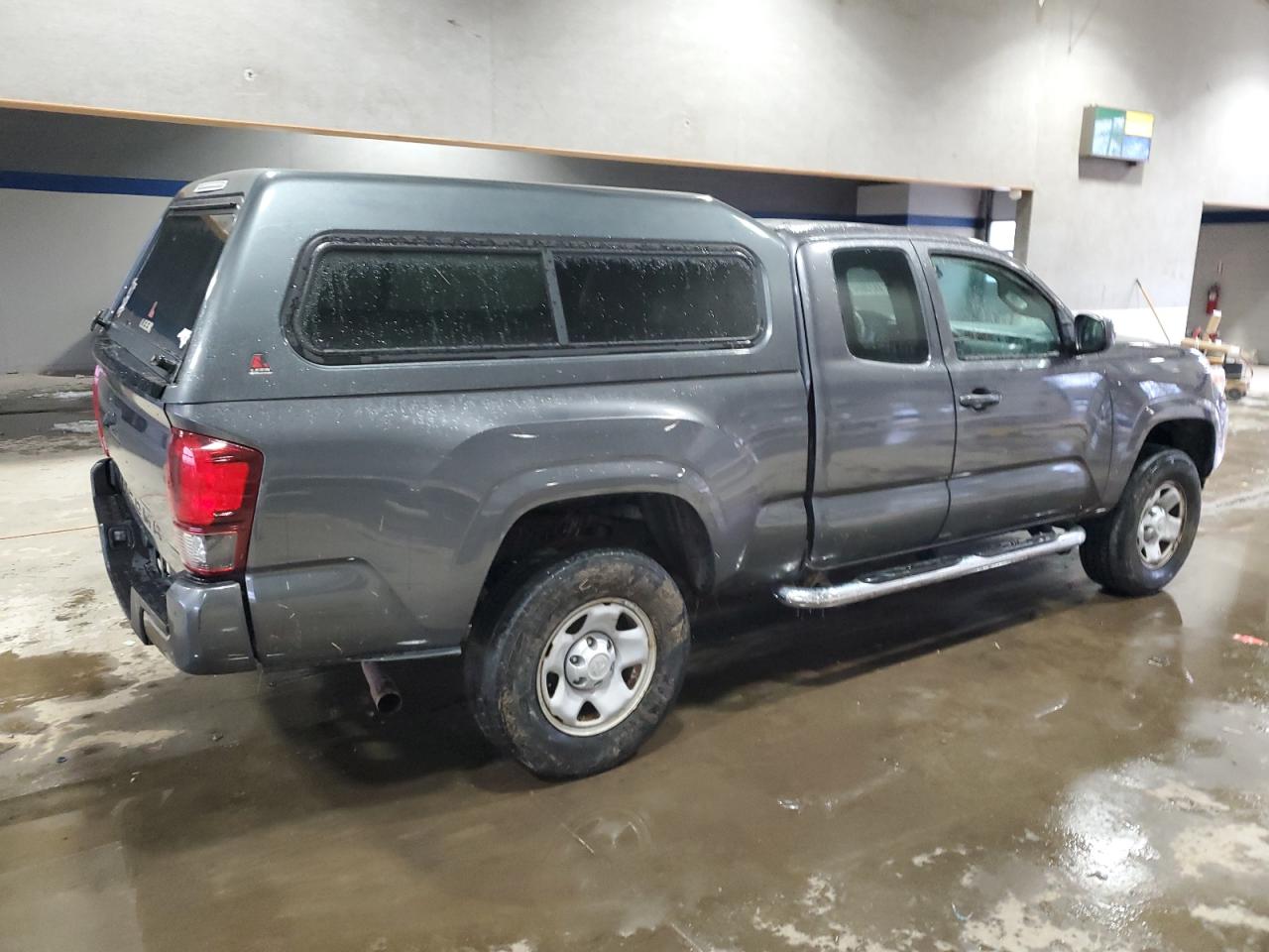 2018 Toyota Tacoma VIN 5TFSX5EN1JX058679 Copart auction photo, side damage thumbnail 3