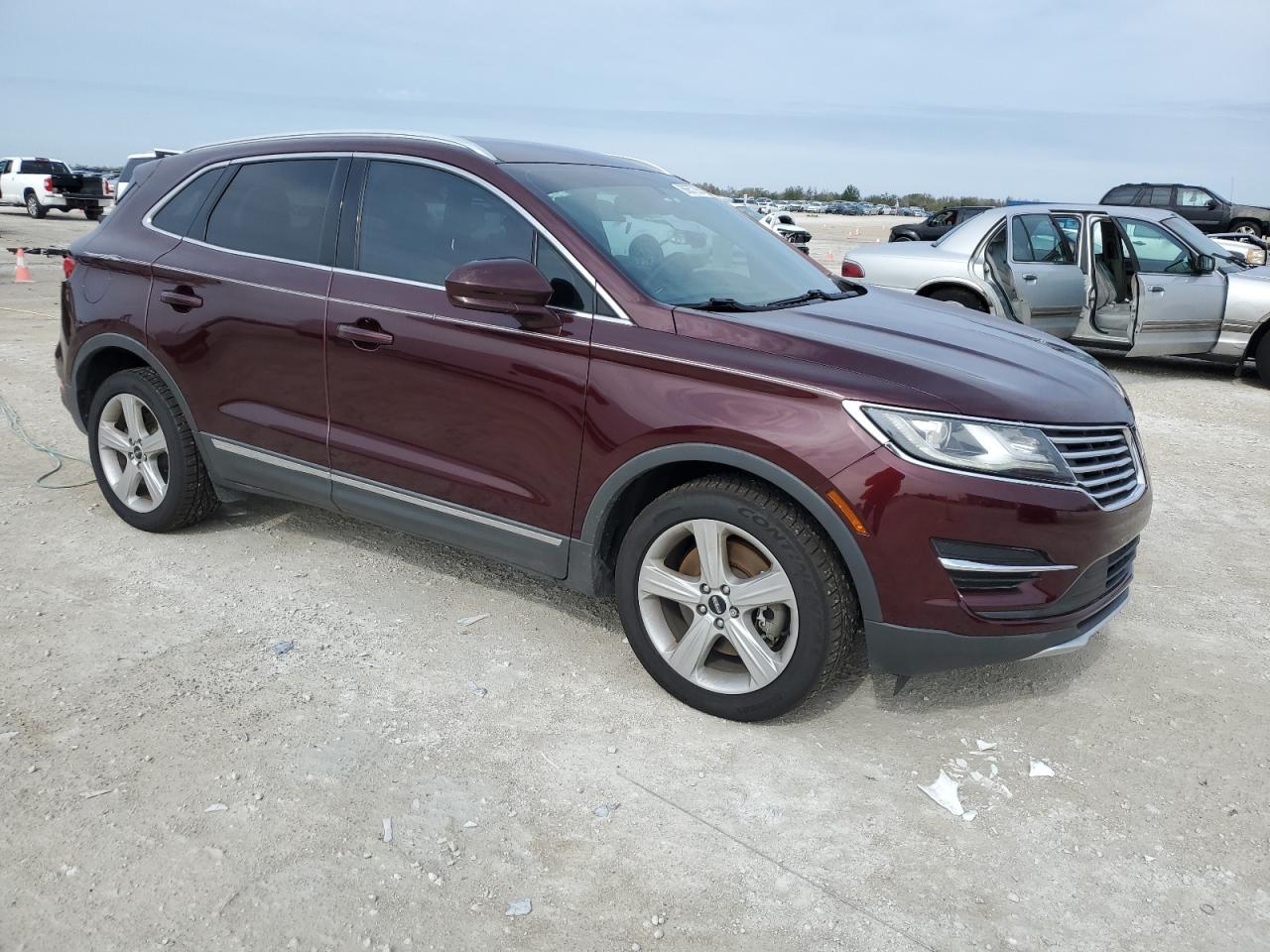 2016 Lincoln MKC VIN 5LMCJ1C92GUJ21246 Copart auction photo, side / rear end damage thumbnail 4
