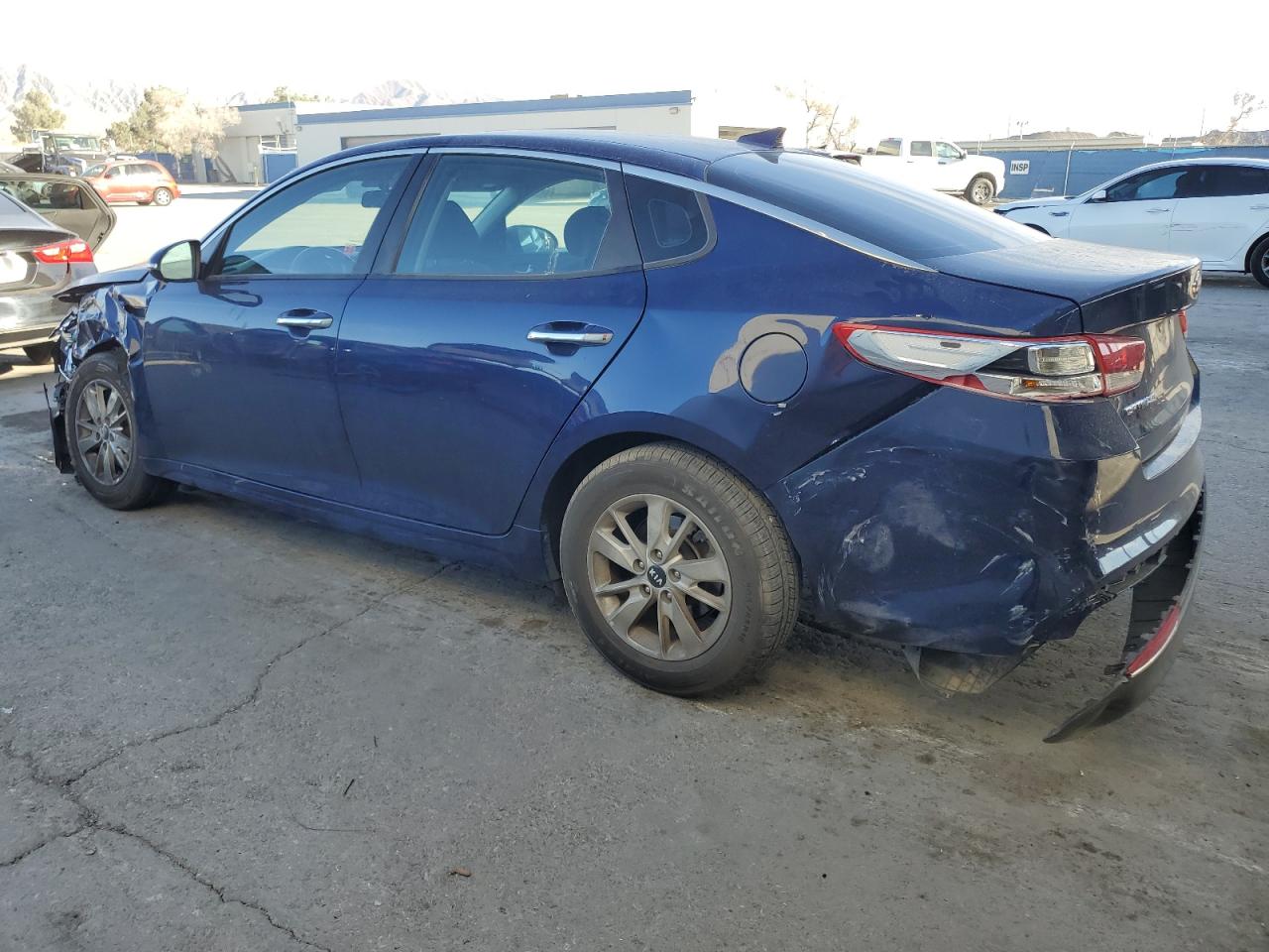 2018 KIA Optima VIN 5XXGT4L32JG184392 Copart auction photo, front end / rear end damage thumbnail 2
