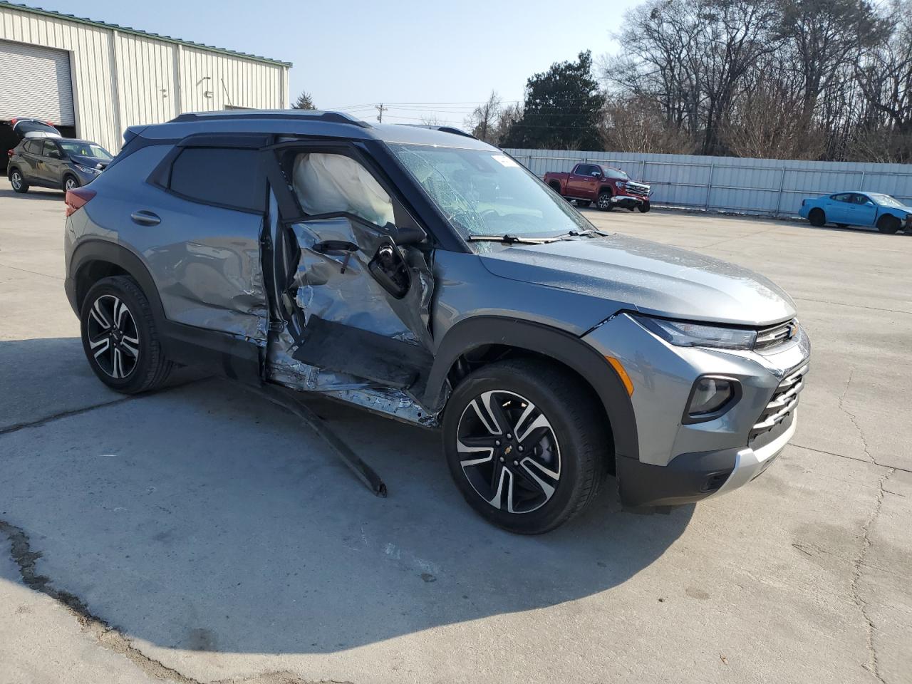 2023 Chevrolet TrailBlazer VIN KL79MPS28PB215530 Copart auction photo, side damage thumbnail 4