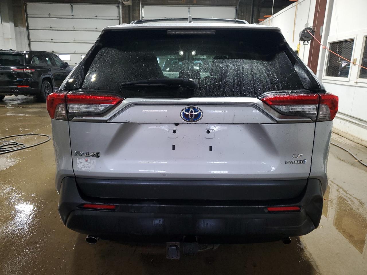 2022 Toyota RAV 4 VIN 2T3MWRFVXNW128840 Copart auction photo, front end / side damage thumbnail 6