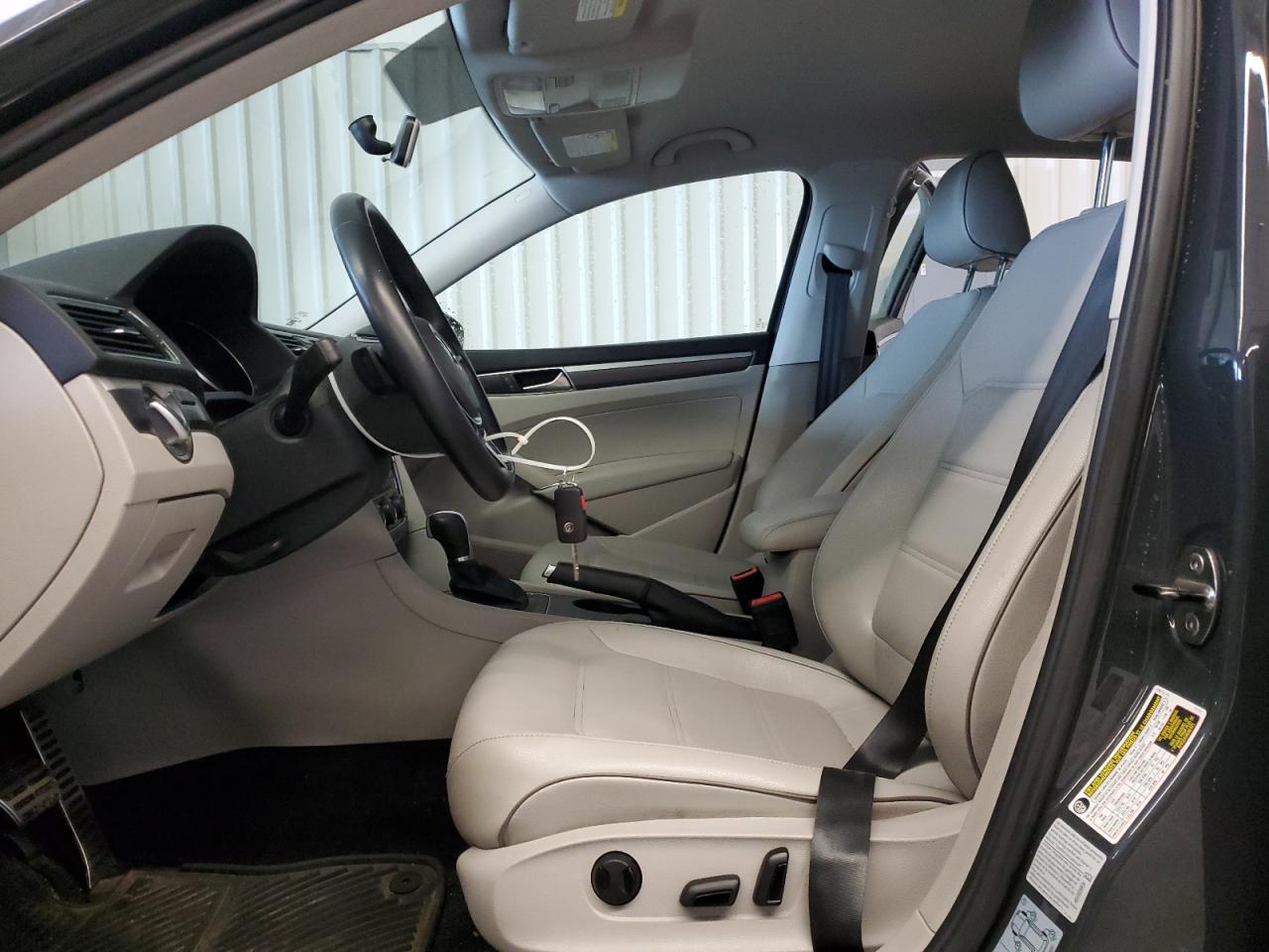 2017 Volkswagen Passat VIN 1VWDT7A36HC000456 Copart auction photo, front end / side damage thumbnail 7