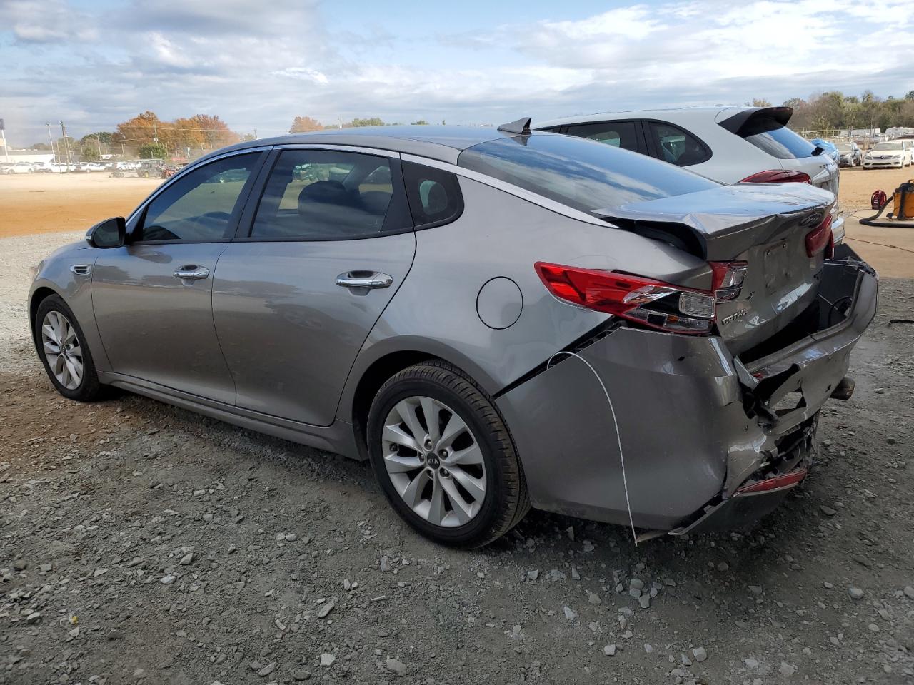 2018 KIA Optima VIN 5XXGT4L33JG273453 Copart auction photo, rear end damage thumbnail 2