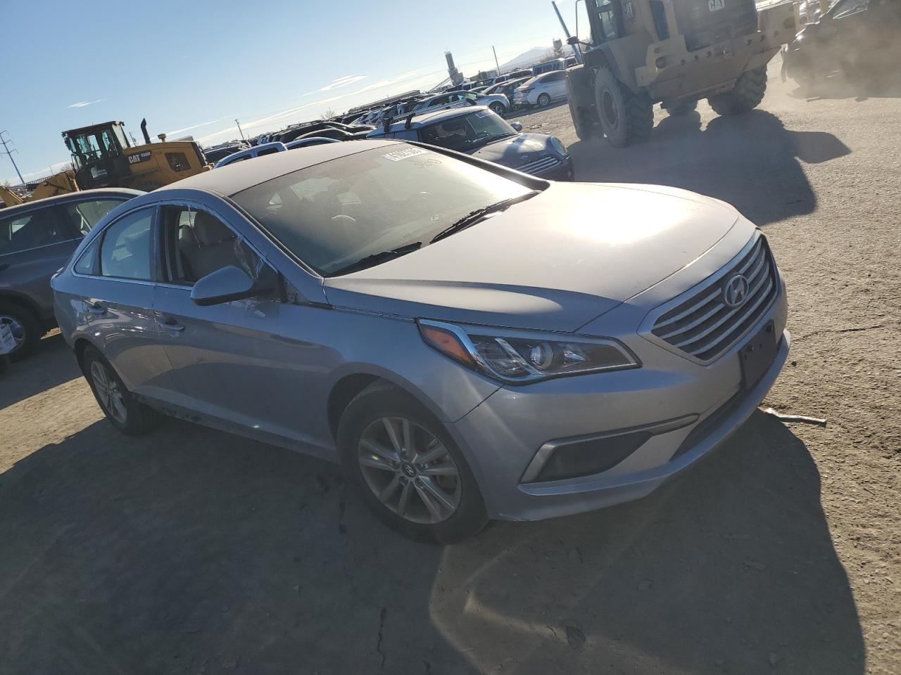 2017 Hyundai Sonata VIN 5NPE24AF4HH511381 Copart auction photo, vandalism damage thumbnail 4