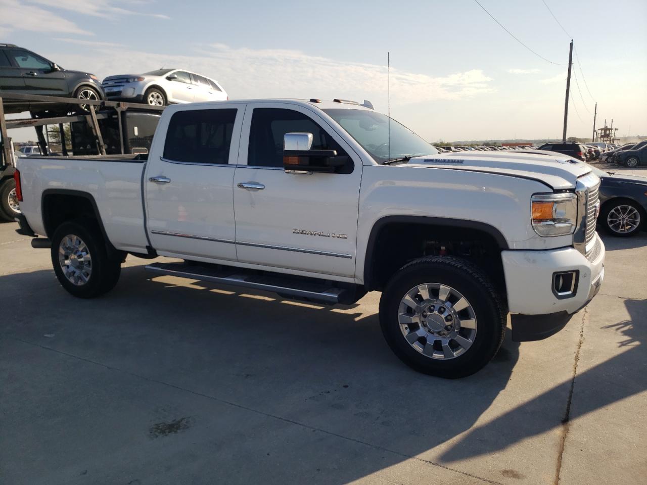 2017 GMC Sierra VIN 1GT12UEY2HF229566 Copart auction photo, vandalism damage thumbnail 4