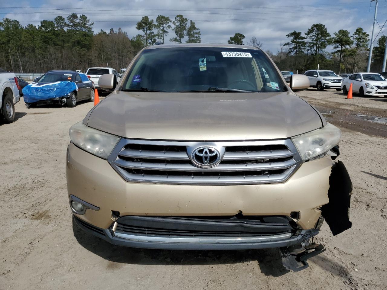 2011 Toyota Highlander VIN 5TDZK3EH7BS032400 Copart auction photo, front end damage thumbnail 5