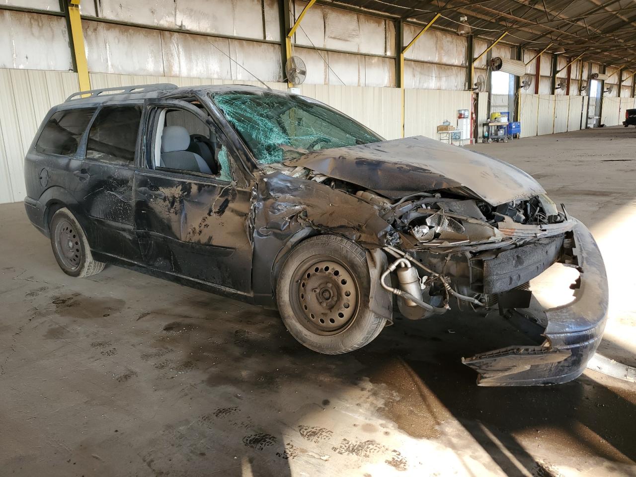 2004 Ford Focus VIN 1FAHP36394W157827 Copart auction photo, front end / side damage thumbnail 4