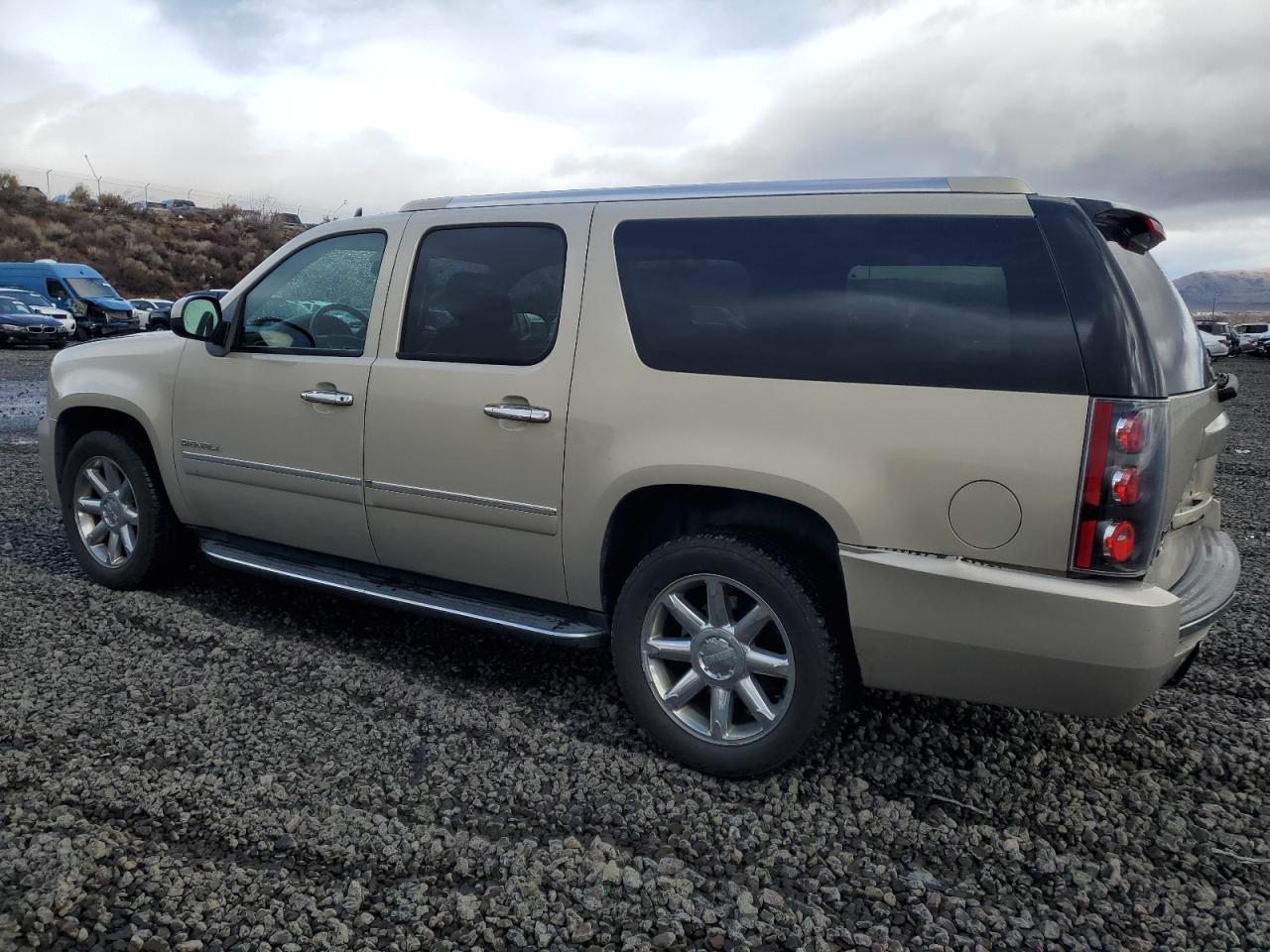 2011 GMC Yukon VIN 1GKS2MEF3BR300805 Copart auction photo, rear end damage thumbnail 2