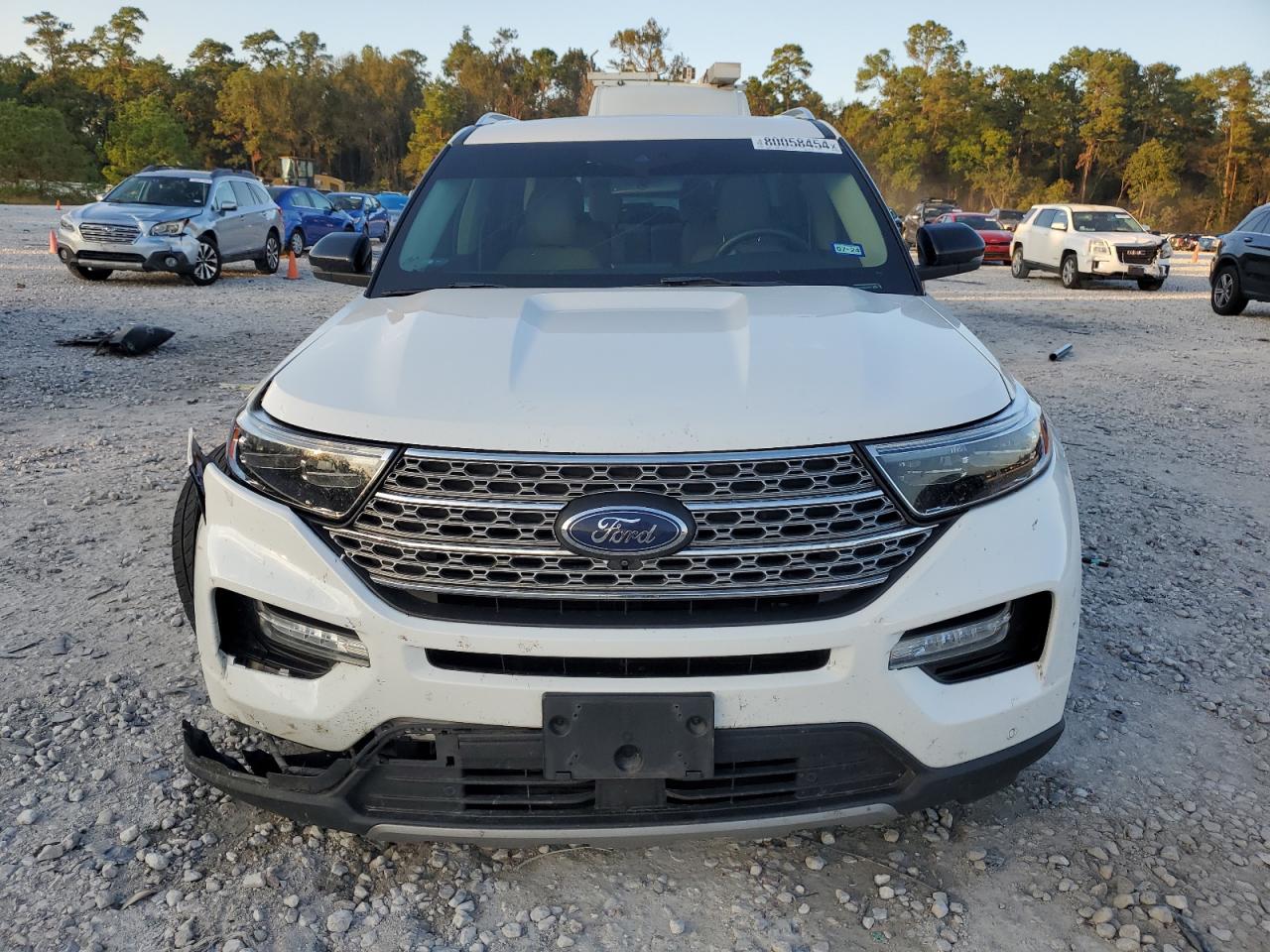 2022 Ford Explorer VIN 1FMSK7FH9NGA71622 Copart auction photo, side / front end damage thumbnail 5