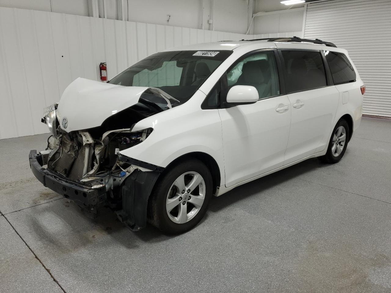 2015 Toyota Sienna VIN 5TDKK3DC0FS566724