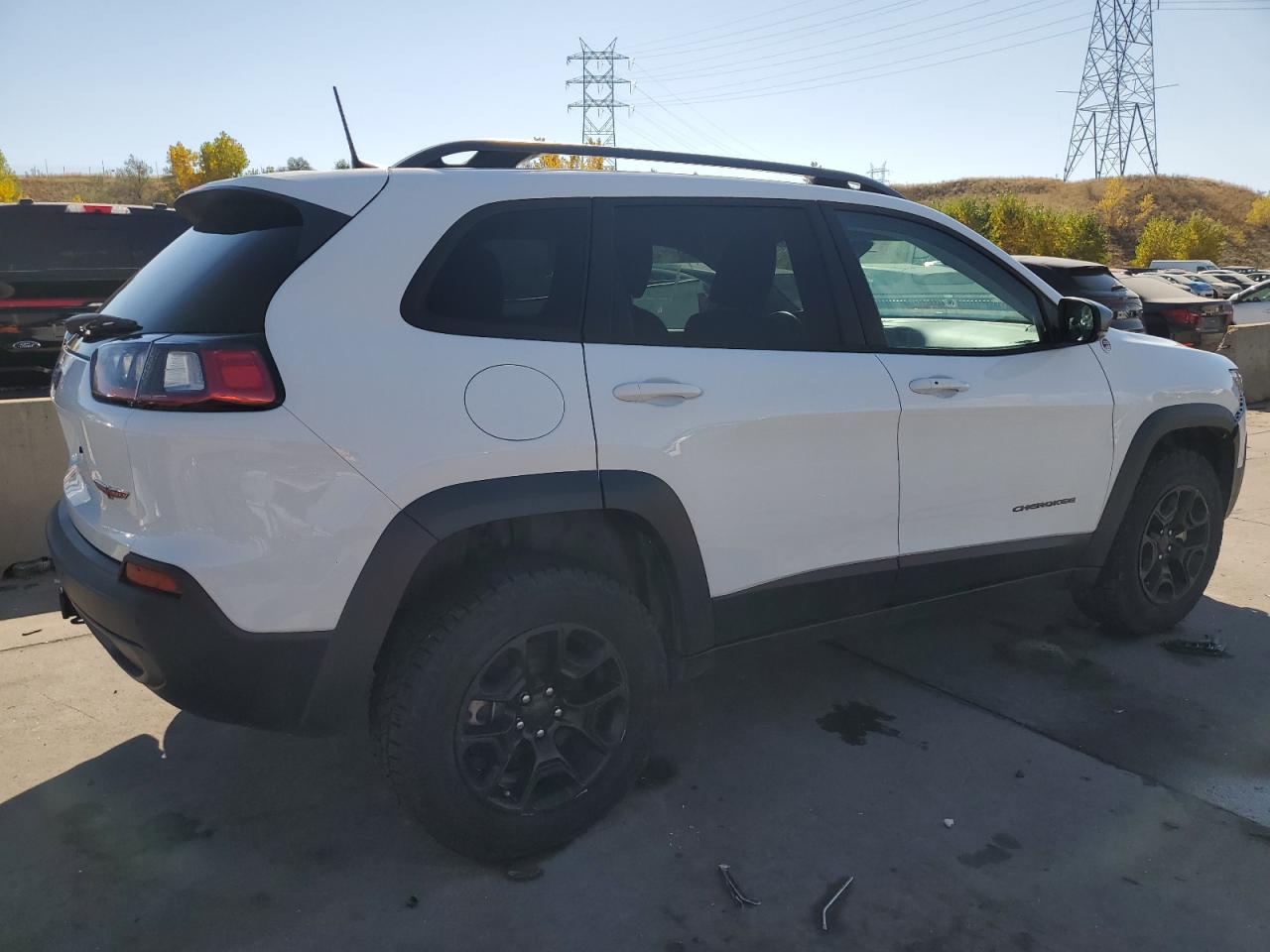 2019 Jeep Cherokee VIN 1C4PJMBX3KD469432 Copart auction photo, front end damage thumbnail 3