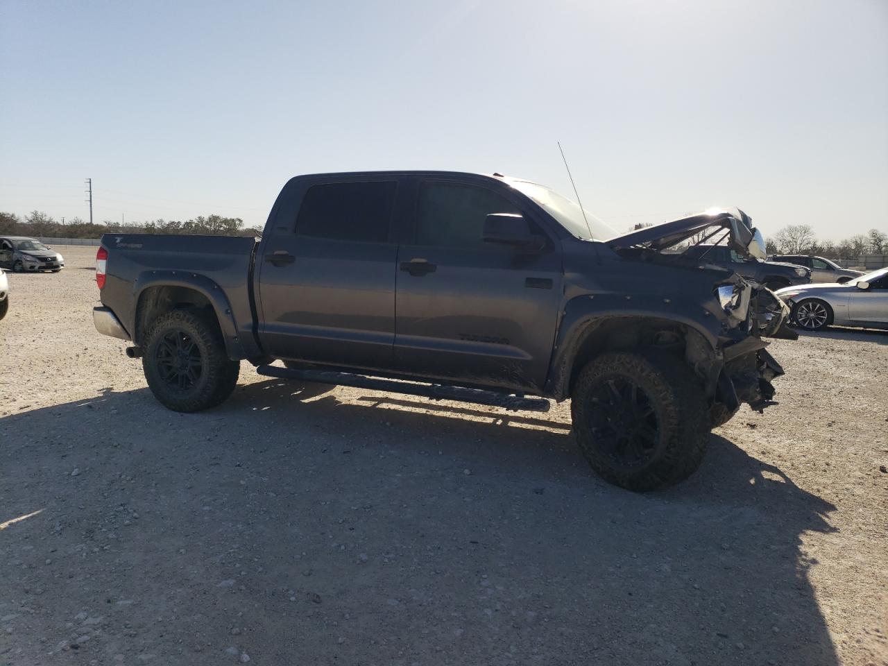 2018 Toyota Tundra VIN 5TFDW5F11JX686149 Copart auction photo, front end damage thumbnail 4