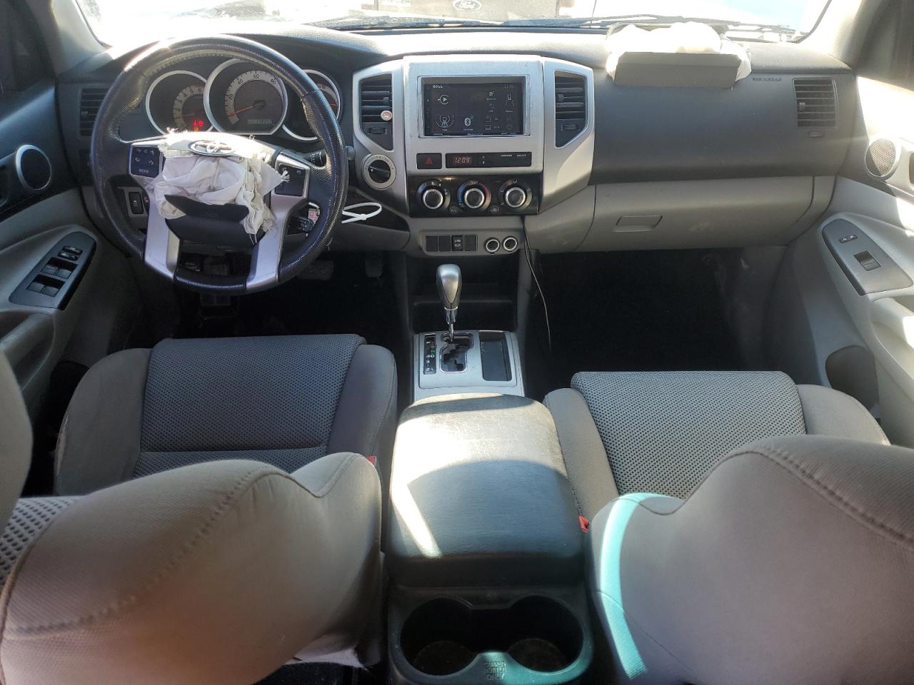 2012 Toyota Tacoma VIN 5TFLU4EN6CX047591 Copart auction photo, front end / side damage thumbnail 8