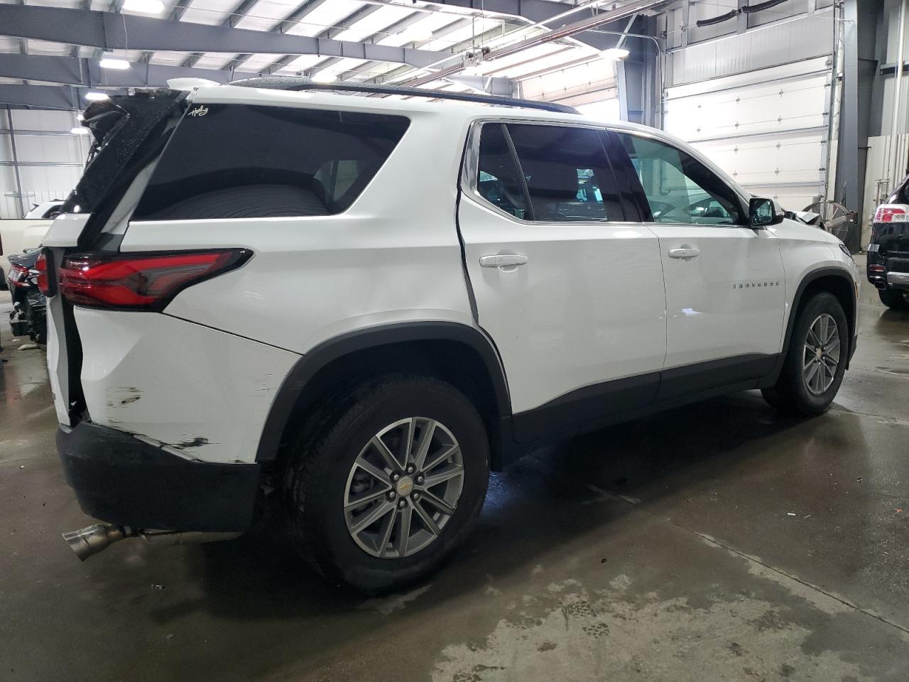 2022 Chevrolet Traverse VIN 1GNEVGKW5NJ143486 Copart auction photo, rear end damage thumbnail 3