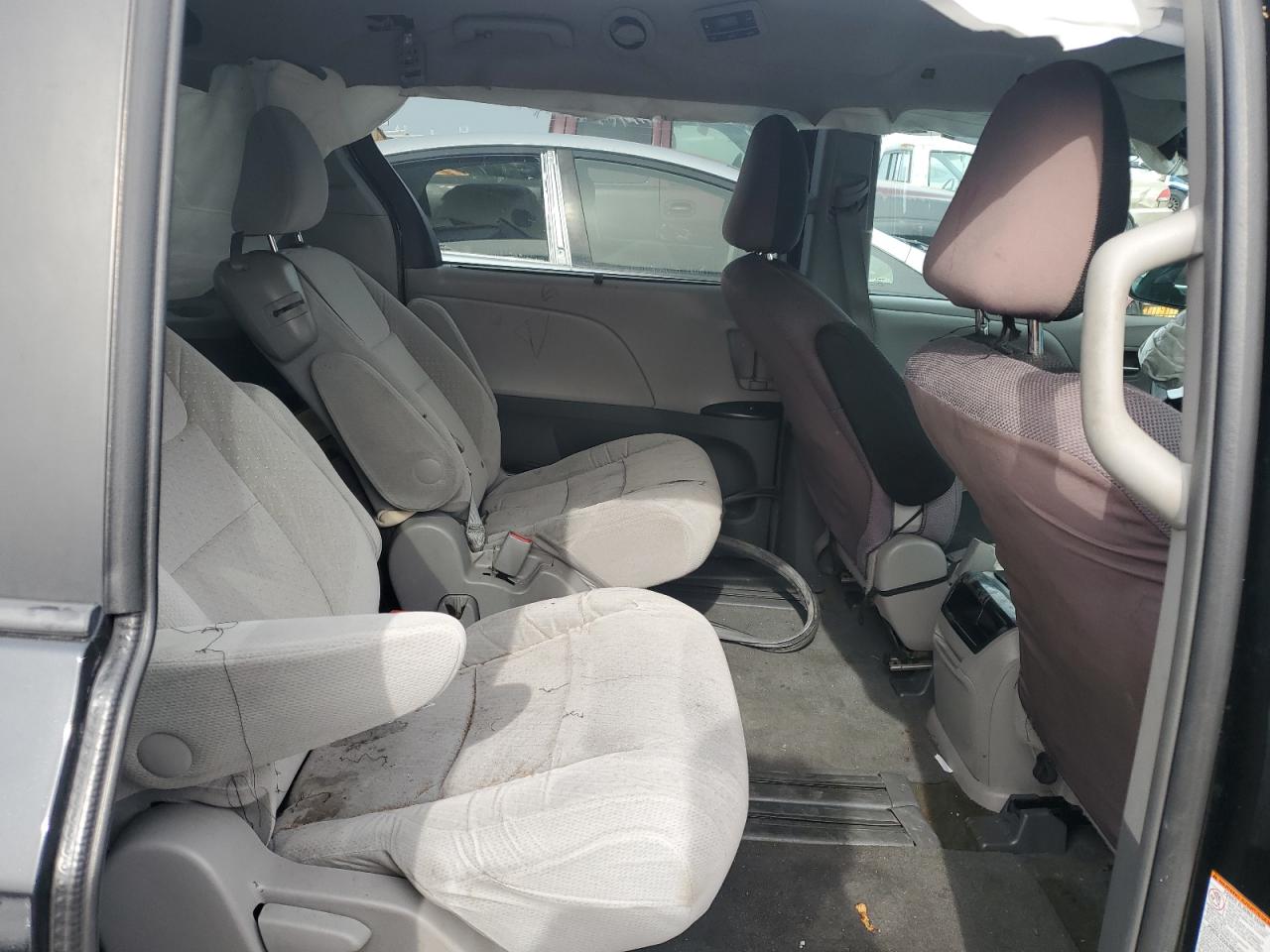 2015 Toyota Sienna VIN 5TDKK3DC1FS686287 Copart auction photo, front end damage thumbnail 11