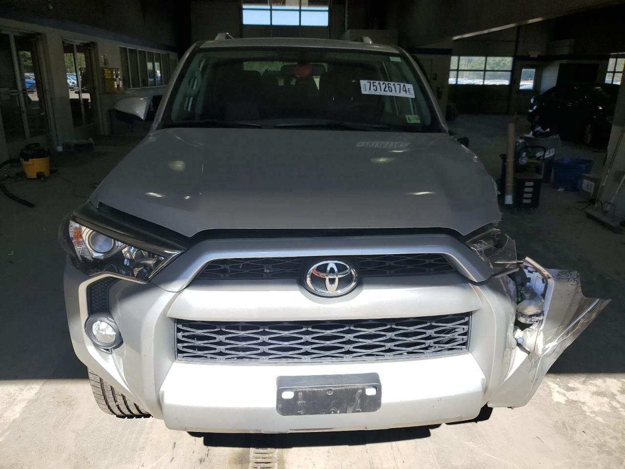 2015 Toyota 4Runner VIN JTEBU5JR4F5215461 Copart auction photo, front end / side damage thumbnail 5