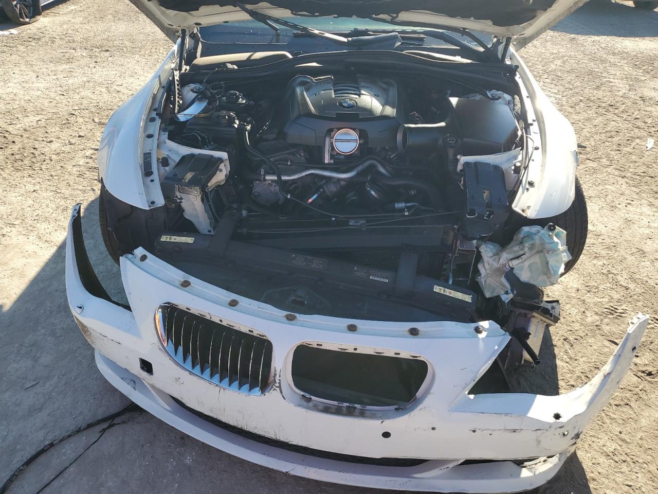 2010 BMW 6er VIN WBAEA5C52ACV92831 Copart auction photo, front end damage thumbnail 11