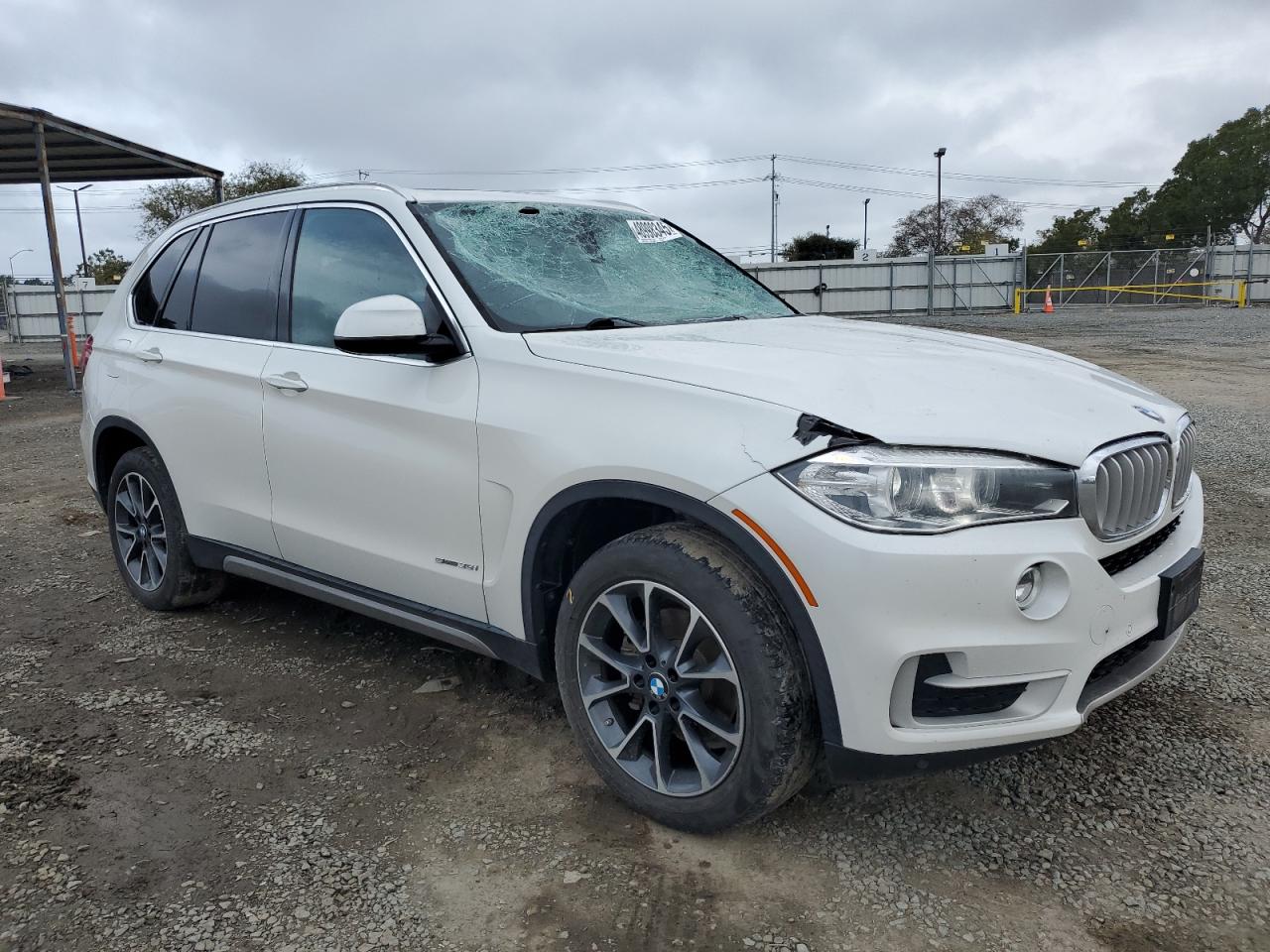 2017 BMW X5 VIN 5UXKR2C34H0X06639 Copart auction photo, front end damage thumbnail 4