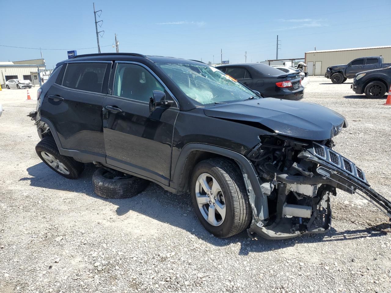 2018 Jeep Compass VIN 3C4NJCBB2JT303708 Copart auction photo, all over damage thumbnail 4