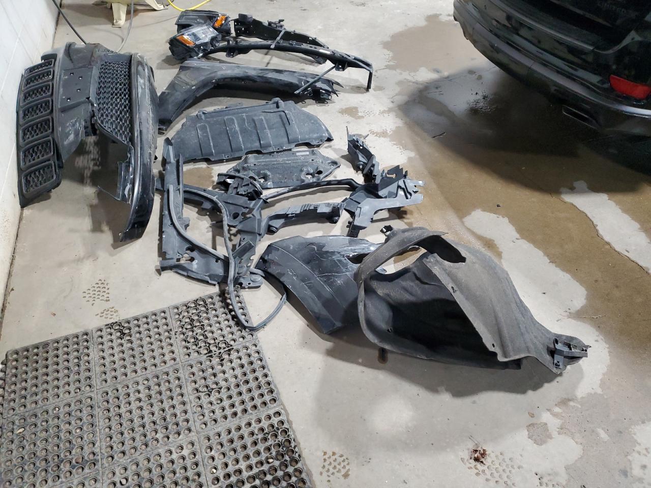 2020 Jeep Grand Cherokee VIN 1C4RJFBG4LC207463 Copart auction photo, front end damage thumbnail 13