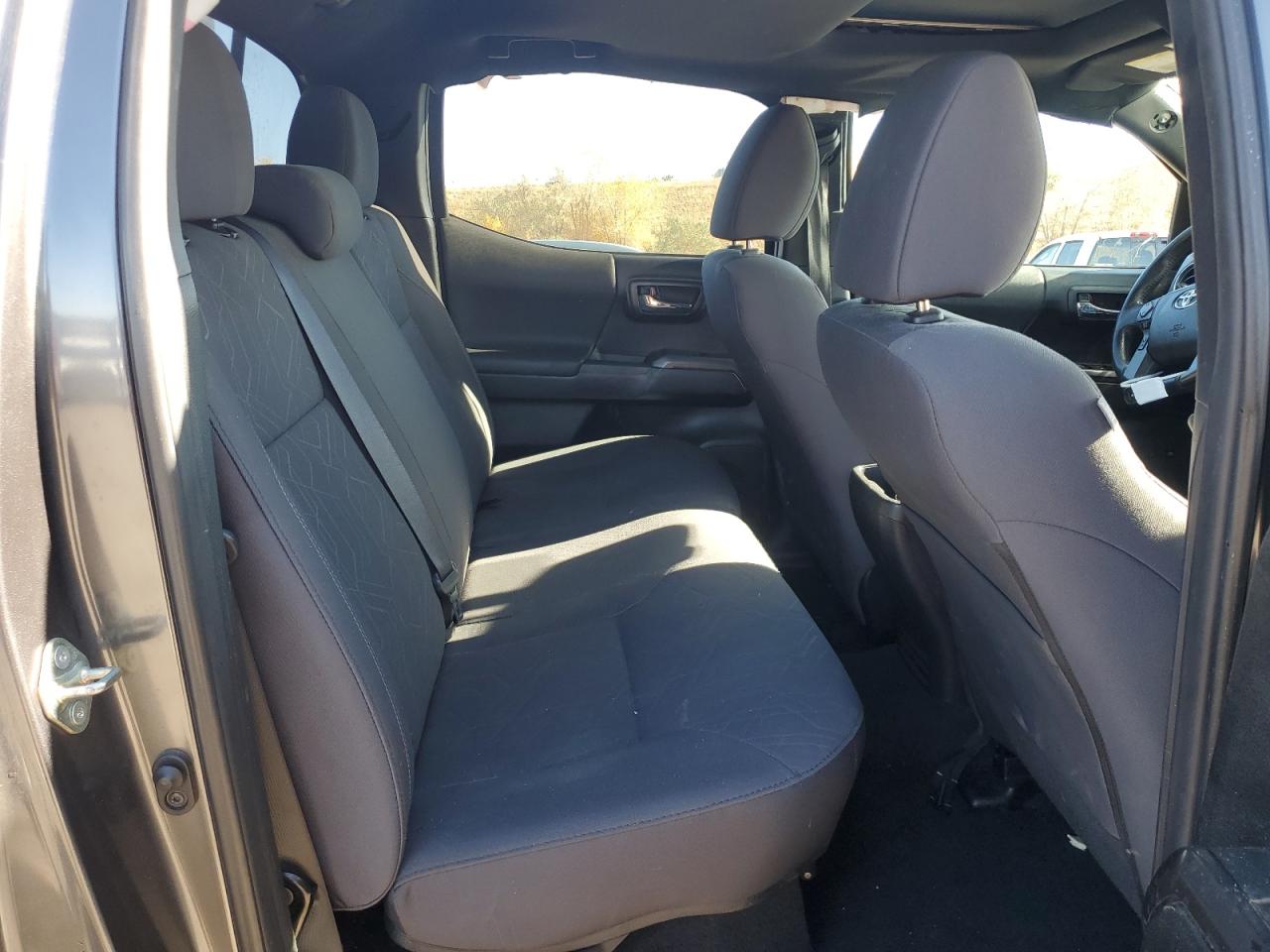 2017 Toyota Tacoma VIN 3TMCZ5AN6HM060903 Copart auction photo, side / rear end damage thumbnail 10