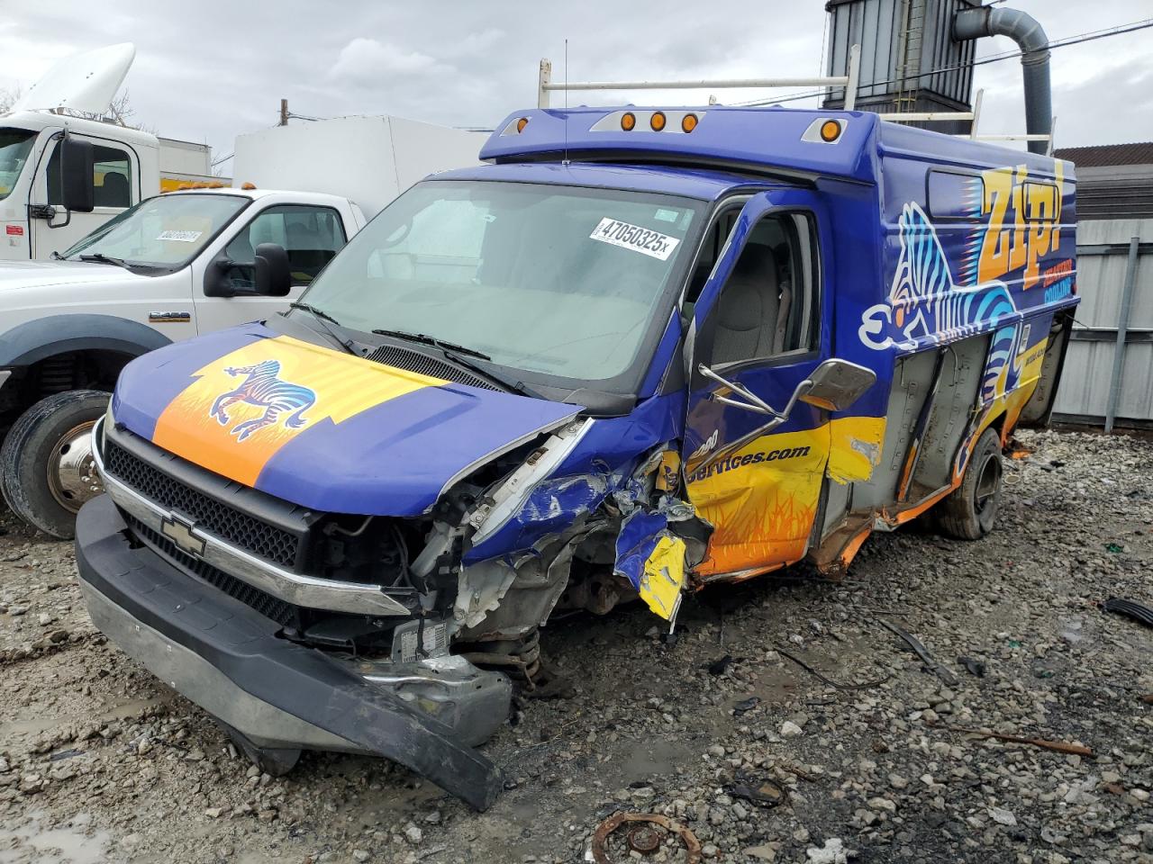 2005 Chevrolet Express VIN 1GBJG31U551111068 - Copart auction photo