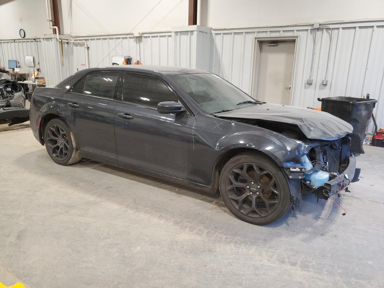 2019 Chrysler 300 VIN 2C3CCABG3KH697526 Copart auction photo, front end damage thumbnail 4