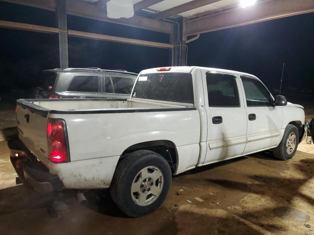 2006 Chevrolet Silverado VIN 2GCEC13TX61117008 Copart auction photo, front end damage thumbnail 3