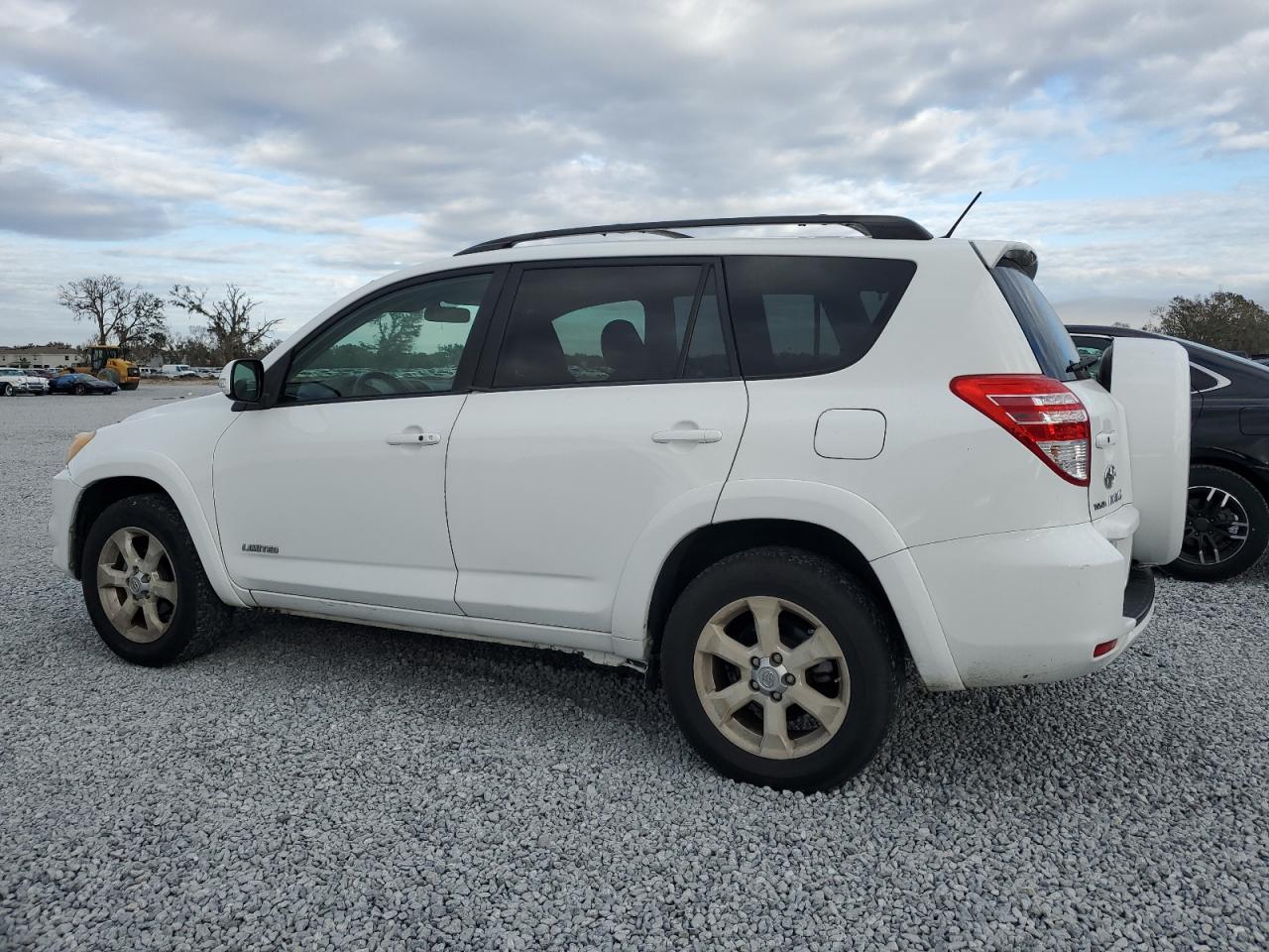 2009 Toyota RAV 4 VIN JTMZF31V395010202 Copart auction photo, water/flood damage thumbnail 2