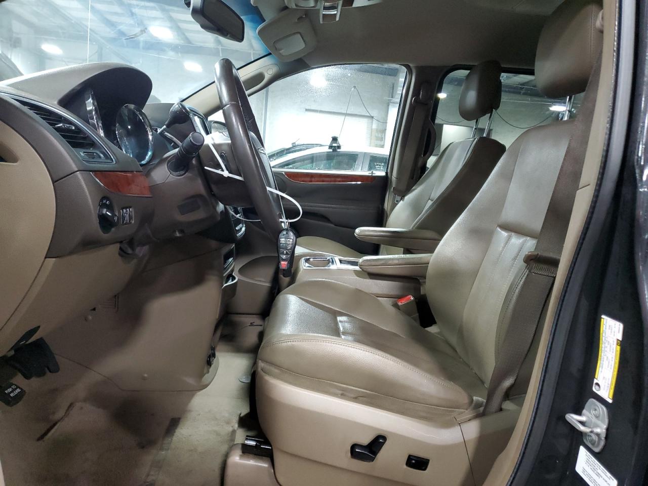 2013 Chrysler Town & Country VIN 2C4RC1BGXDR603709 Copart auction photo, front end damage thumbnail 7