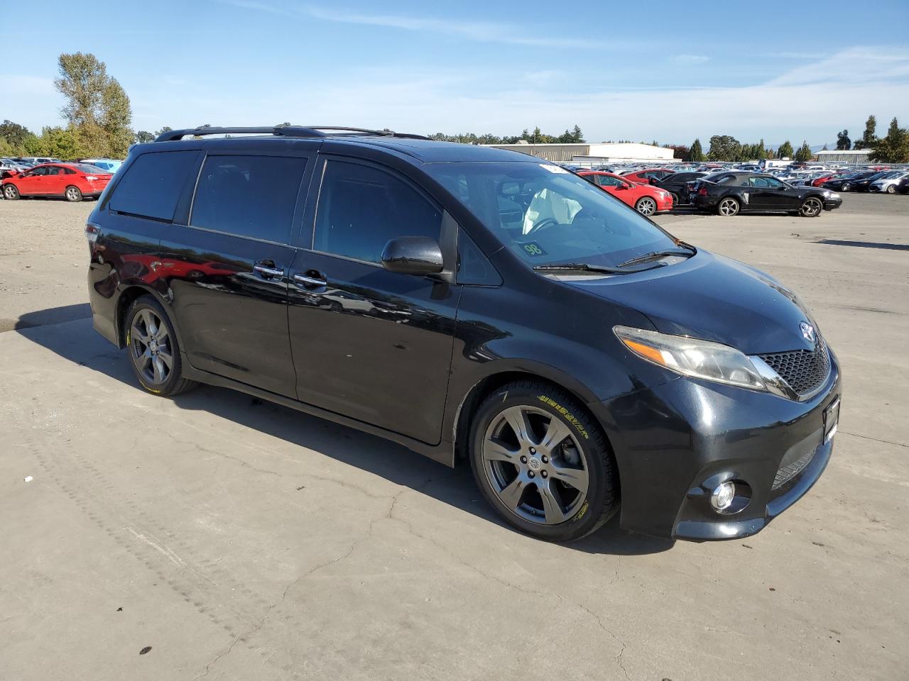 2017 Toyota Sienna VIN 5TDXZ3DC8HS822287 Copart auction photo, side damage thumbnail 4